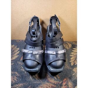 Antelope Women's Black and Faux Snakeskin Wood Heels- Size 7/38 EU